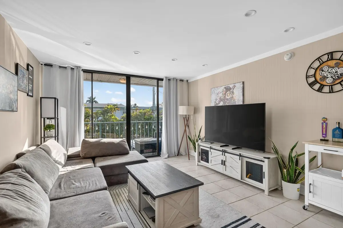 1531 SE 15th #6, Fort Lauderdale, FL 33316 - #1