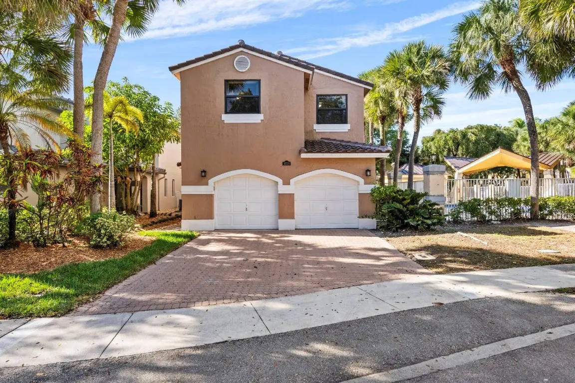 9838 Fairway Cove Lane, Plantation, FL 33324 - #1