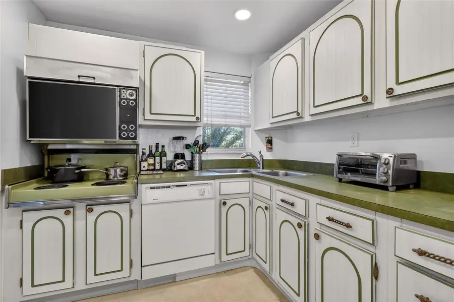 8900 Washington Boulevard #306A, Hollywood, FL 33025 - #2