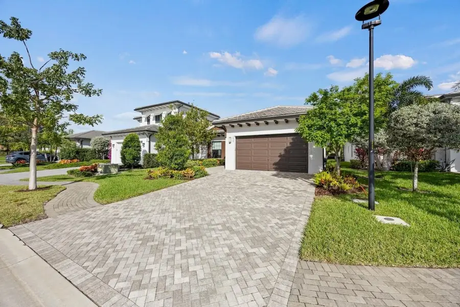 3069 Bellflower Circle, West Palm Beach, FL 33401 - #2