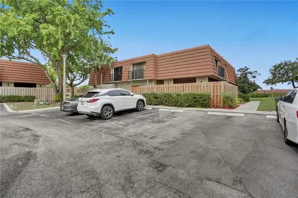 4887 NW 94th Terrace #4887, Sunrise, FL 33351