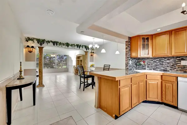 8380 Sands Point Boulevard #J306, Tamarac, FL 33321