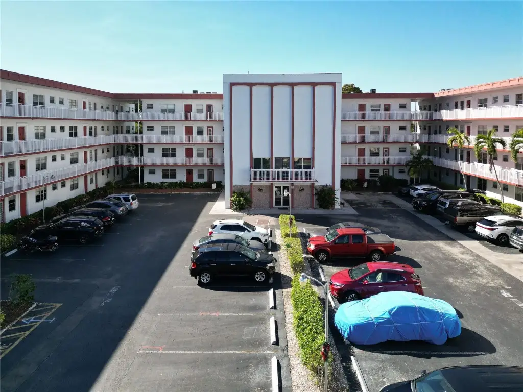 4000 NW 44th Avenue #208, Lauderdale Lakes, FL 33319 - #1