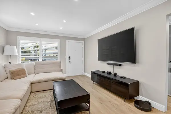 55 SE 14th Street #211, Boca Raton, FL 33432