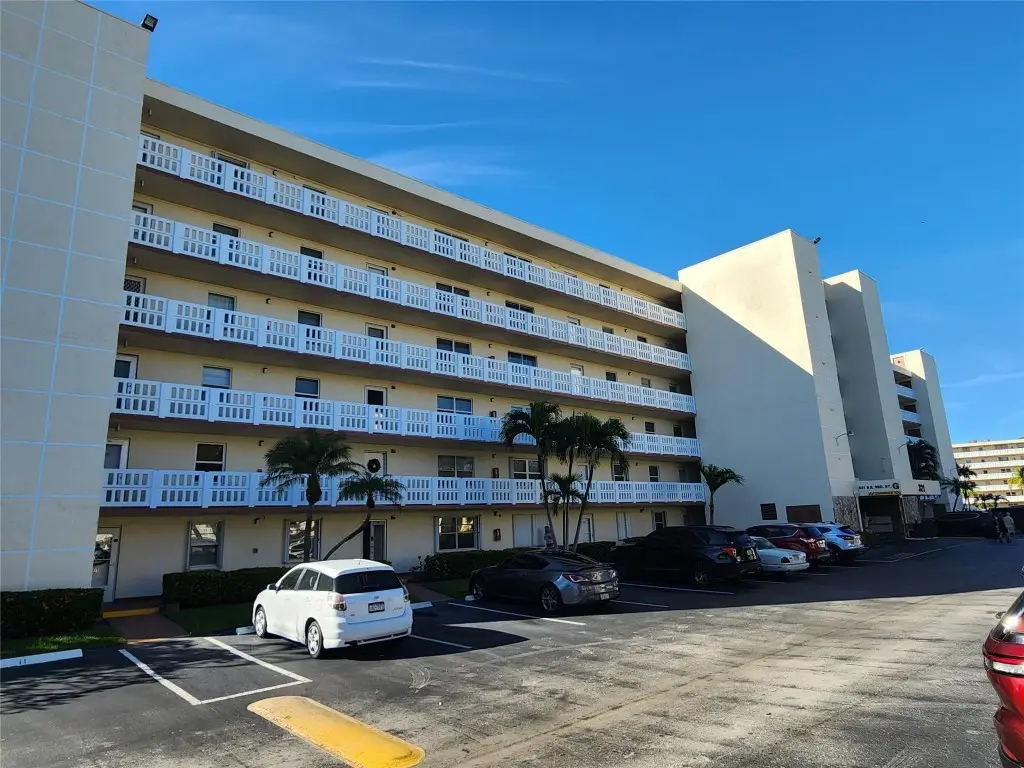321 SE 3rd Street #302, Dania Beach, FL 33004 - #1