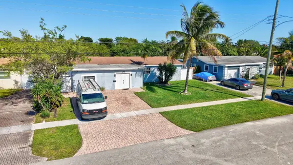 401 NW 39th Street, Deerfield Beach, FL 33064
