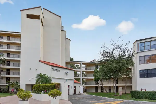 2314 S Cypress Bend Drive #114, Pompano Beach, FL 33069