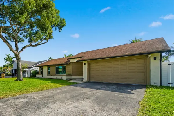 8340 SW 27th Place, Davie, FL 33328