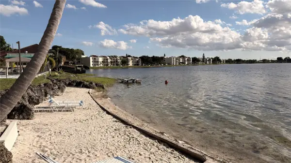 110 Lake Emerald Drive #107, Oakland Park, FL 33309