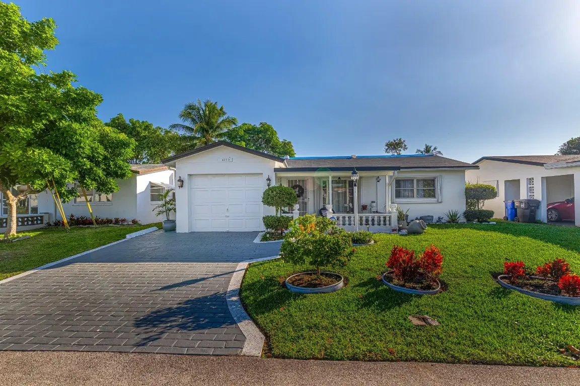 4290 NW 45th Terrace, Lauderdale Lakes, FL 33319 - #1