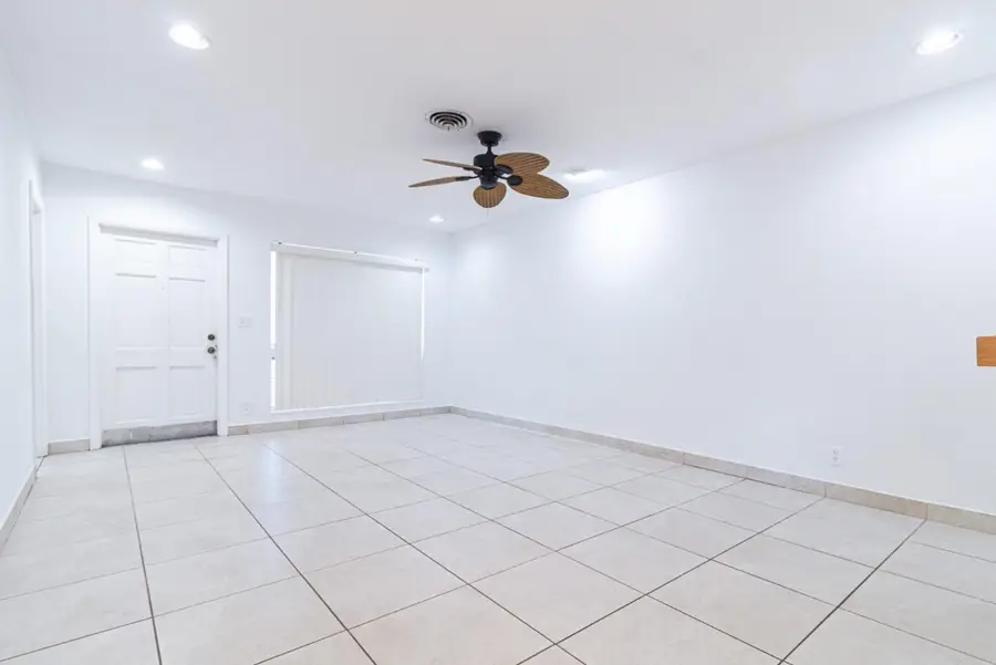 Address Withheld By Seller, Fort Lauderdale, FL 33334 - #3