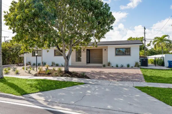 20500 Highland Lakes Boulevard, Miami, FL 33179