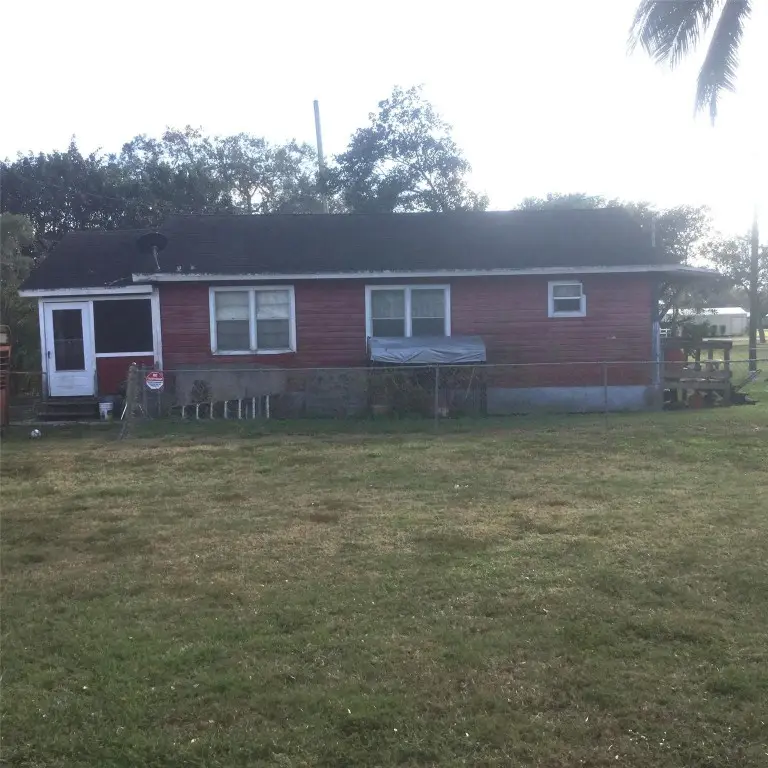 302 3rd Street, Moore Haven, FL 33471 - #2