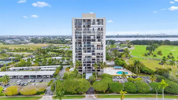 2400 Presidential Way #1502, West Palm Beach, FL 33401