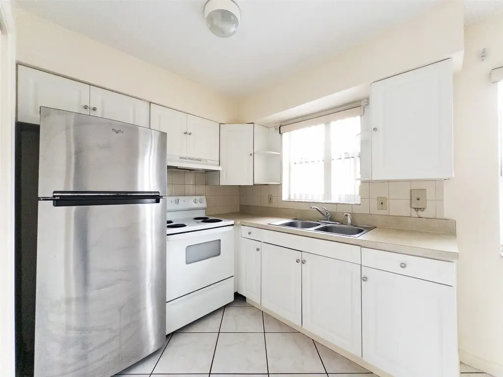 5870 NW 16th Place, Sunrise, FL 33313 - #1