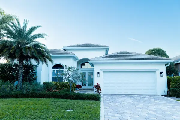 9016 Lakes Boulevard, West Palm Beach, FL 33412