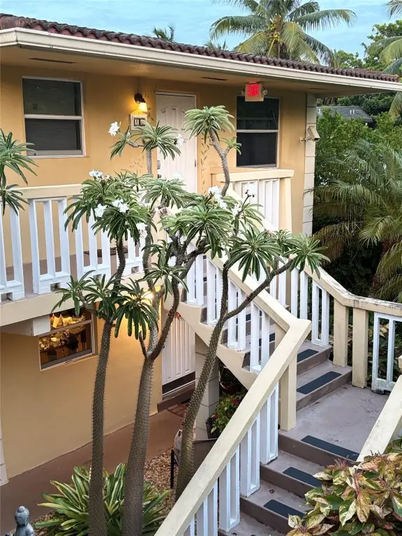 811 NE 14th Place #6, Fort Lauderdale, FL 33304 - #1