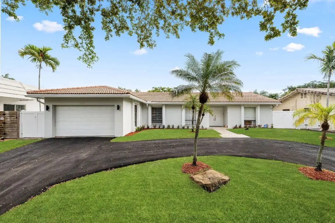 3411 N Park Road, Hollywood, FL 33021 - #1