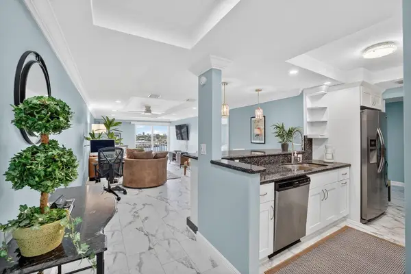 95 N Birch Road #702, Fort Lauderdale, FL 33304