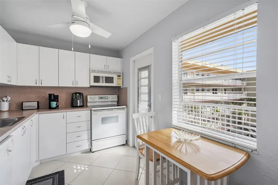 3990 NW 42nd Avenue #305, Lauderdale Lakes, FL 33319 - #3