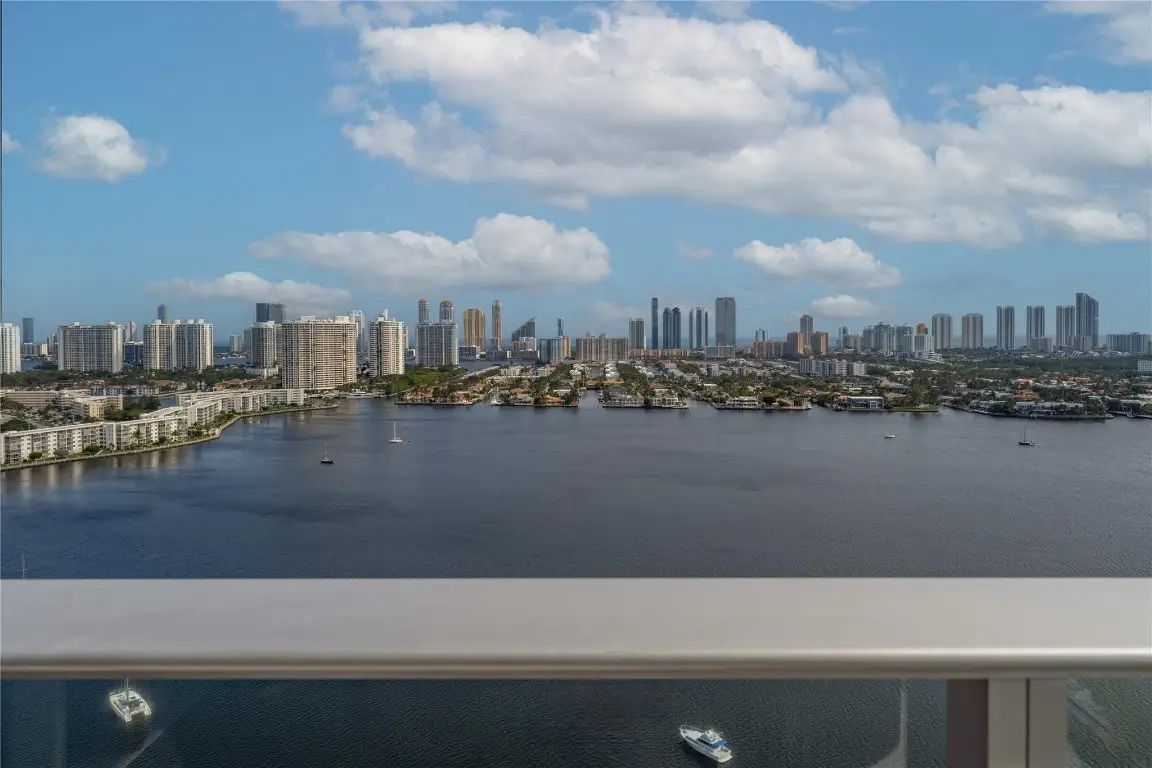 17301 Biscayne Boulevard #PH 7, Aventura, FL 33160 - #1