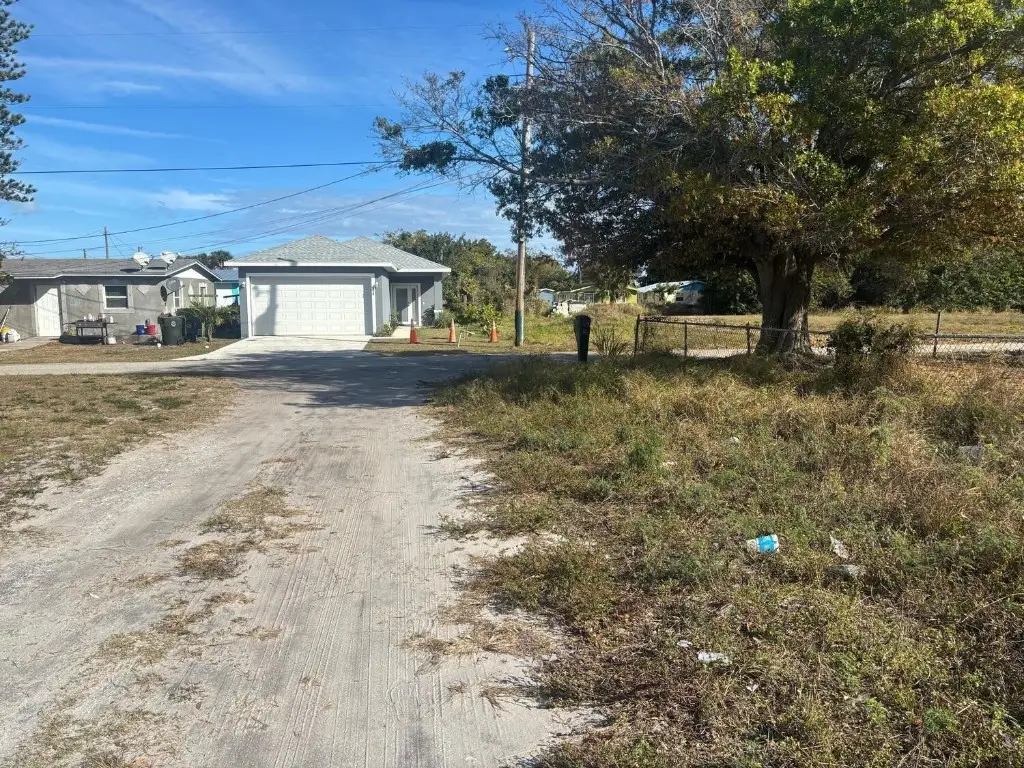 1512 N 17th Street, Fort Pierce, FL 34950 - #1