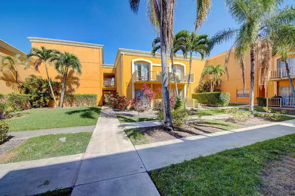 18111 NW 68th Avenue #I210, Hialeah, FL 33015