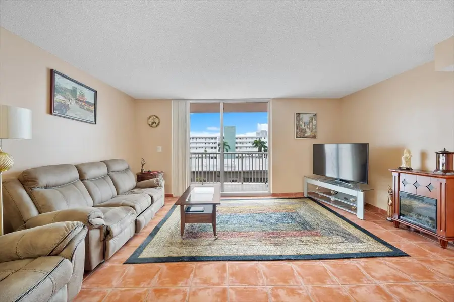 3161 S Ocean Drive #409, Hallandale Beach, FL 33009 - #3