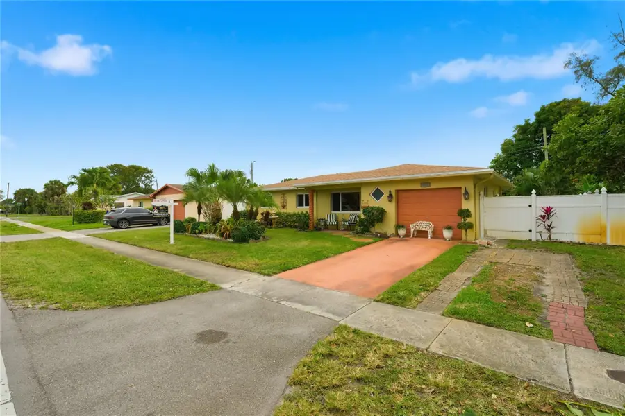3820 NW 29th Street, Lauderdale Lakes, FL 33311 - #2