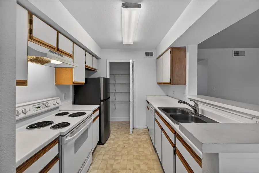 2361 NW 33rd Street #605, Oakland Park, FL 33309 - #3