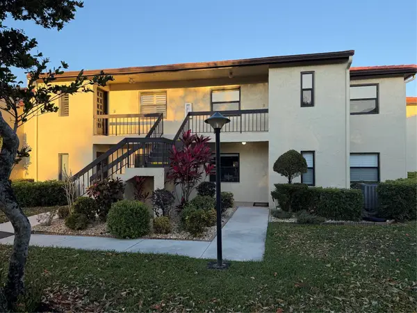 21217 Lago Circle #6-J, Boca Raton, FL 33433