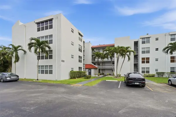 9451 Evergreen Place #203, Davie, FL 33324