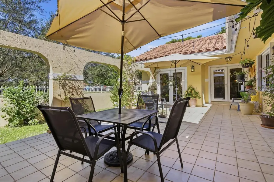 430 Sarto Avenue, Coral Gables, FL 33134 - #2