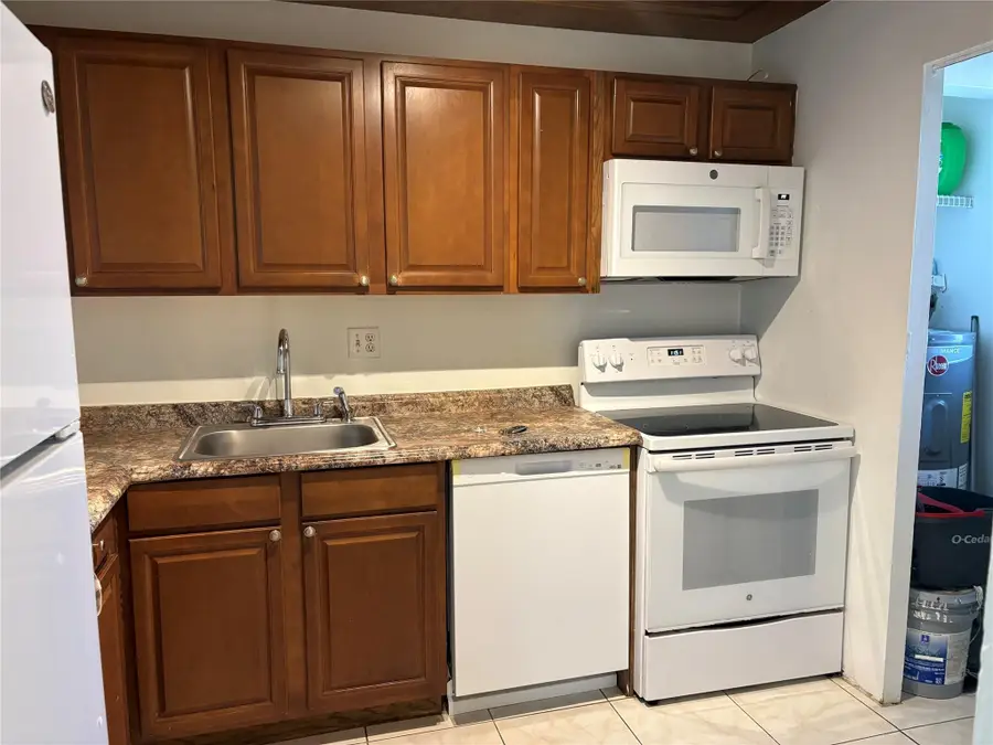 8000 Colony Circle #201, Tamarac, FL 33321 - #3