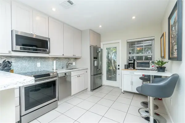 704 NE 14th Place, Fort Lauderdale, FL 33304