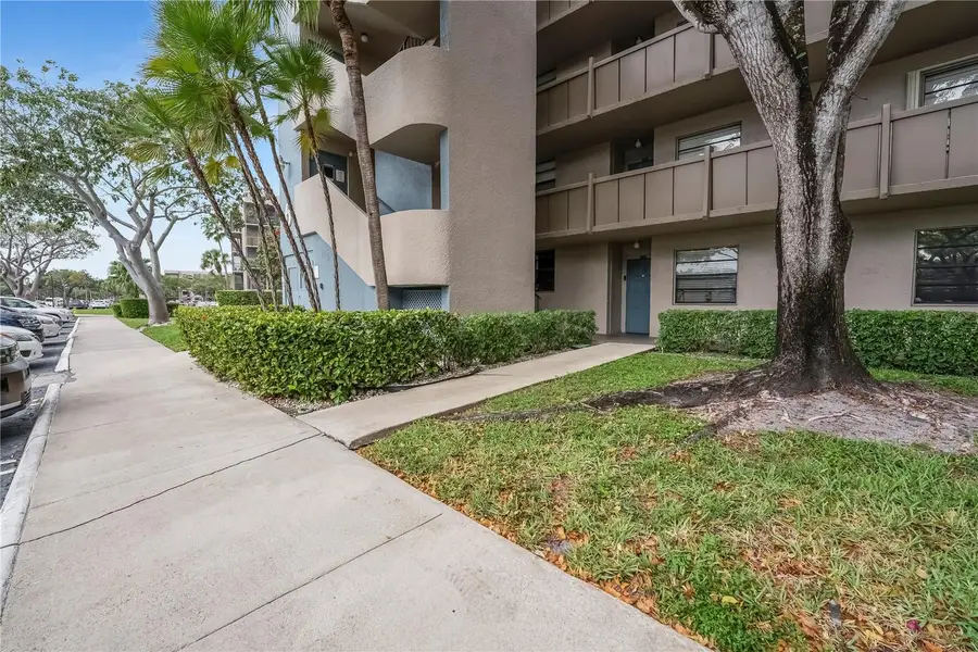 901 Colony Point #123, Pembroke Pines, FL 33026 - #2