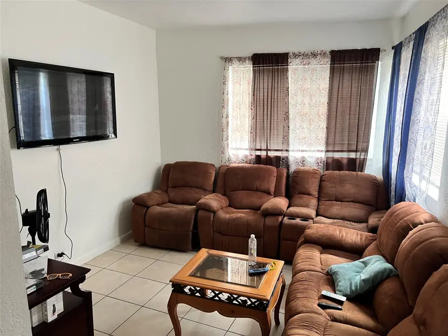 3201 Glendale Boulevard, Fort Lauderdale, FL 33312 - #3