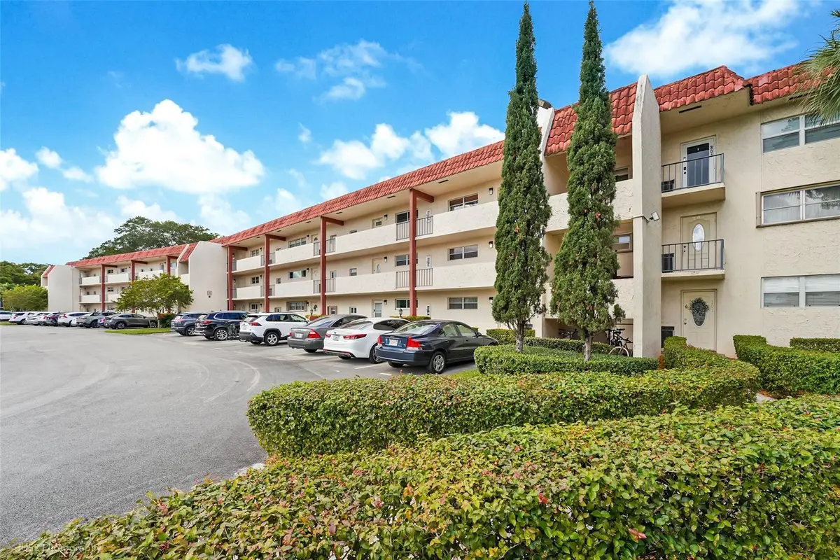 300 S Hollybrook Drive #302, Pembroke Pines, FL 33025 - #1