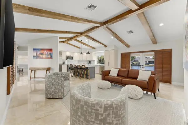 9881 SW 2nd Street, Plantation, FL 33324