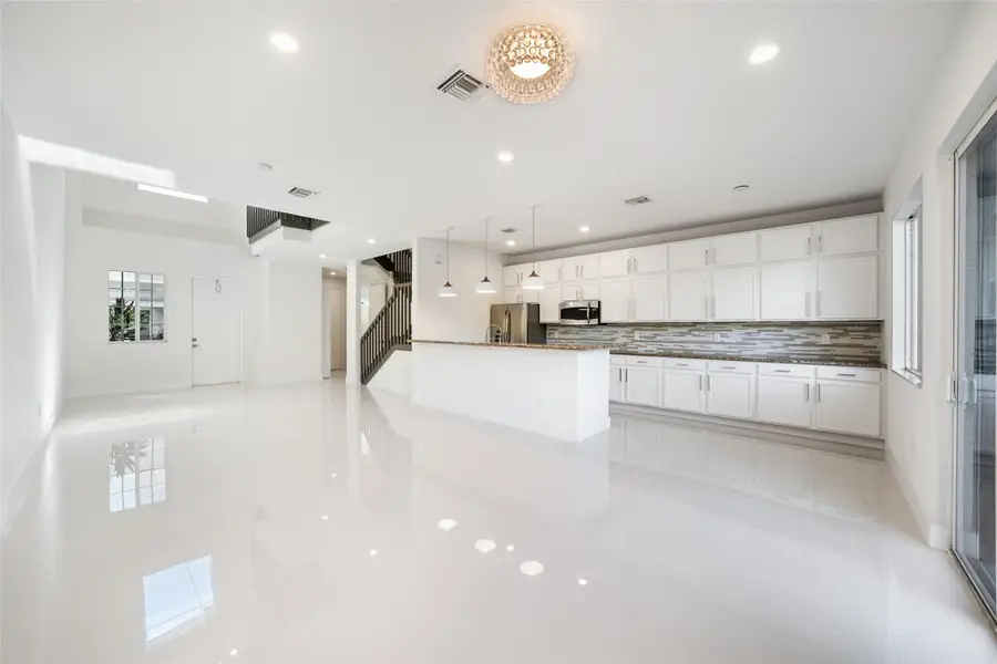 131 SE 7th Avenue, Pompano Beach, FL 33060 - #2