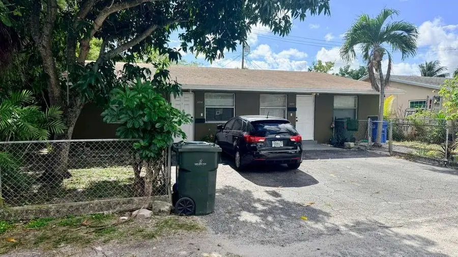 280 NE 40th Court, Oakland Park, FL 33334 - #3