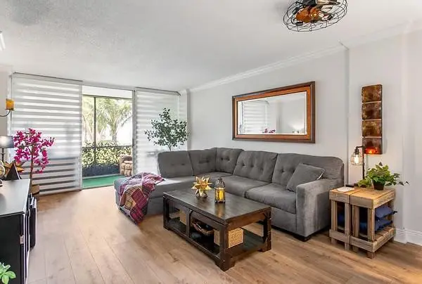 103 Royal Park Drive #1e, Oakland Park, FL 33309