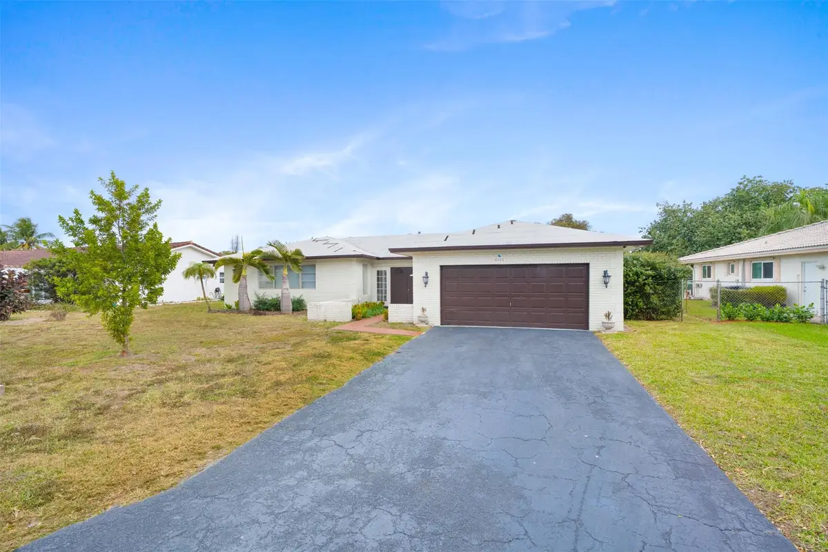 4221 NW 107th Avenue, Coral Springs, FL 33065 - #1