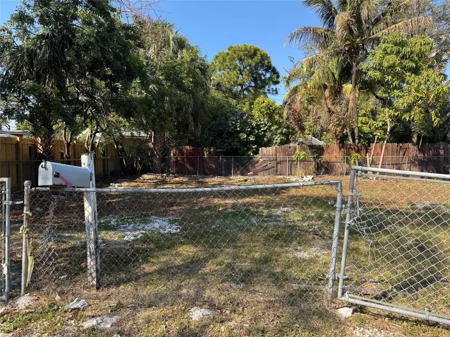 1201 NE 3rd Avenue, Fort Lauderdale, FL 33304 - #2