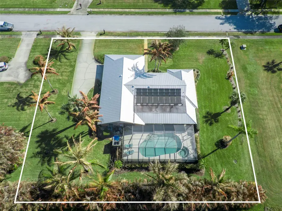 915 32nd Avenue, Vero Beach, FL 32960 - #3