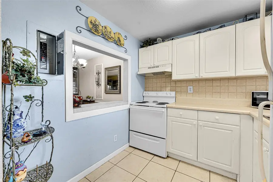 9041 Sunrise Lakes Boulevard #101, Sunrise, FL 33322 - #3