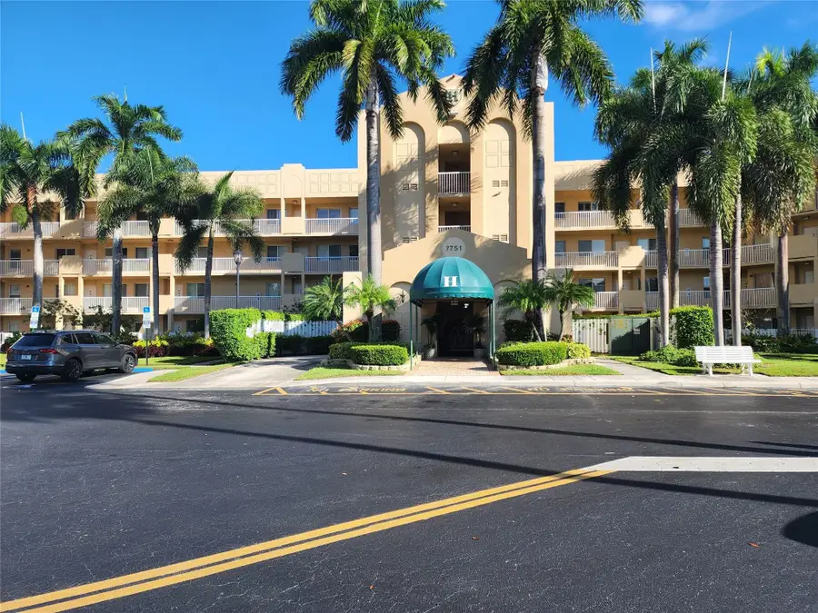 7751 Southampton Terrace #213, Tamarac, FL 33321 - #2