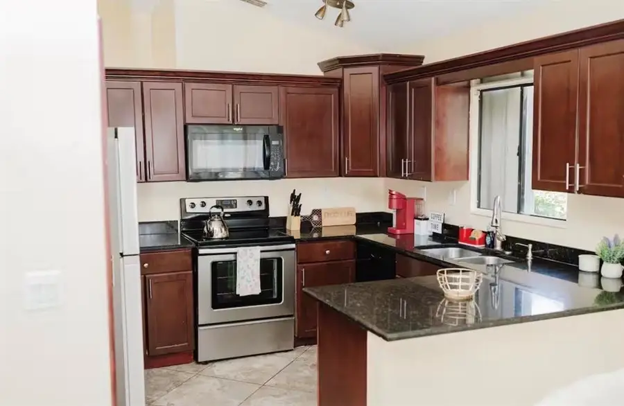 809 E Palm Run Drive, North Lauderdale, FL 33068 - #2