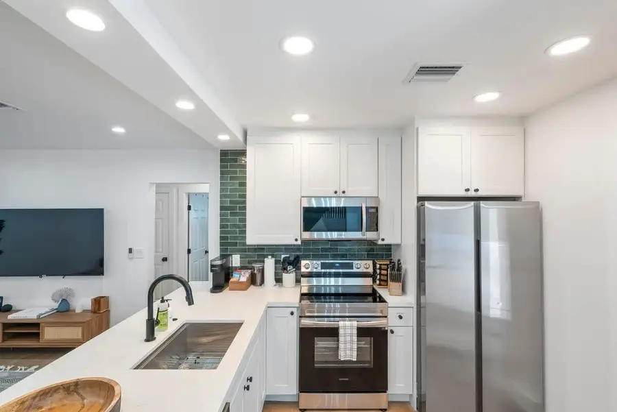 1145 NE 18th Avenue, Fort Lauderdale, FL 33304 - #3