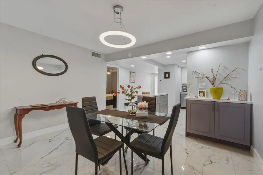 9611 N Hollybrook Lake Drive #101, Pembroke Pines, FL 33025 - #3